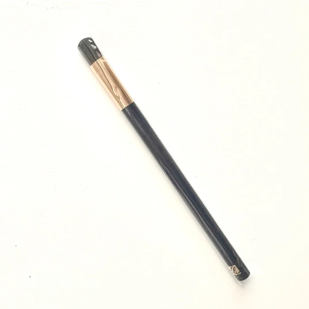 🆕 No Tag, Estée Lauder Small Eye Shadow Brush. Part of seasonal collection.